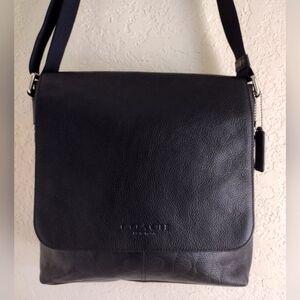 COACH SULLIVAN MESSENGER IN EMBOSSED SIGNATURE LEATHER F72110